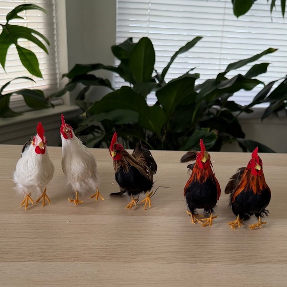 Unbranded Other - Realistic Feathered Rooster Miniatures Farmhouse Decor Wire Feet Set of 5